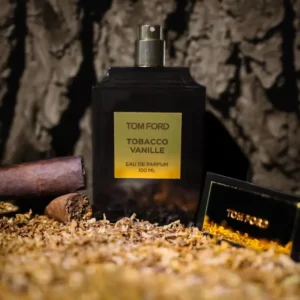 Tobacco Vanille de Tom Ford: Um perfume compartilhável em frasco luxuoso, ideal para homens e mulheres.